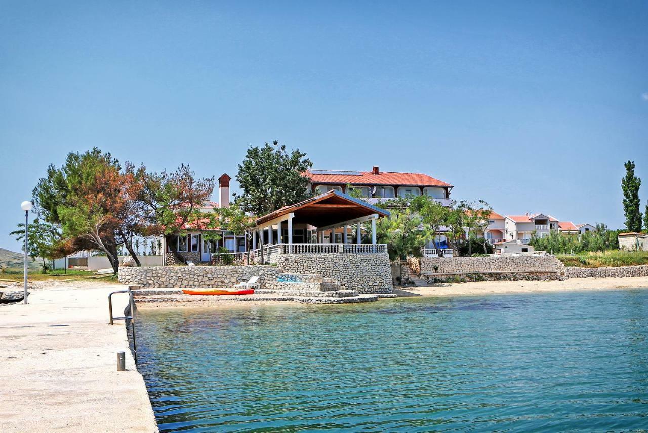 Guesthouse Dupin Vlašići Eksteriør billede
