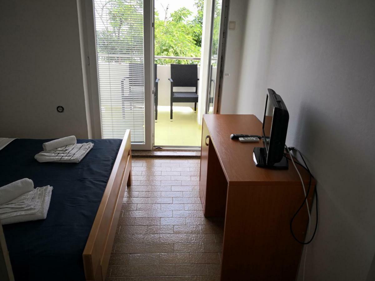 Guesthouse Dupin Vlašići Eksteriør billede